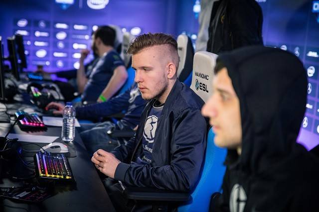 【战报】2021KPL春季赛常规赛第二轮W1D5，成都AG超玩会 3-2 TES