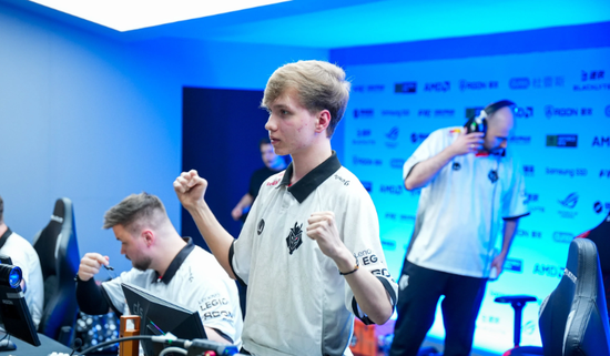 WE官宣V5教练加入，担任主教练一职