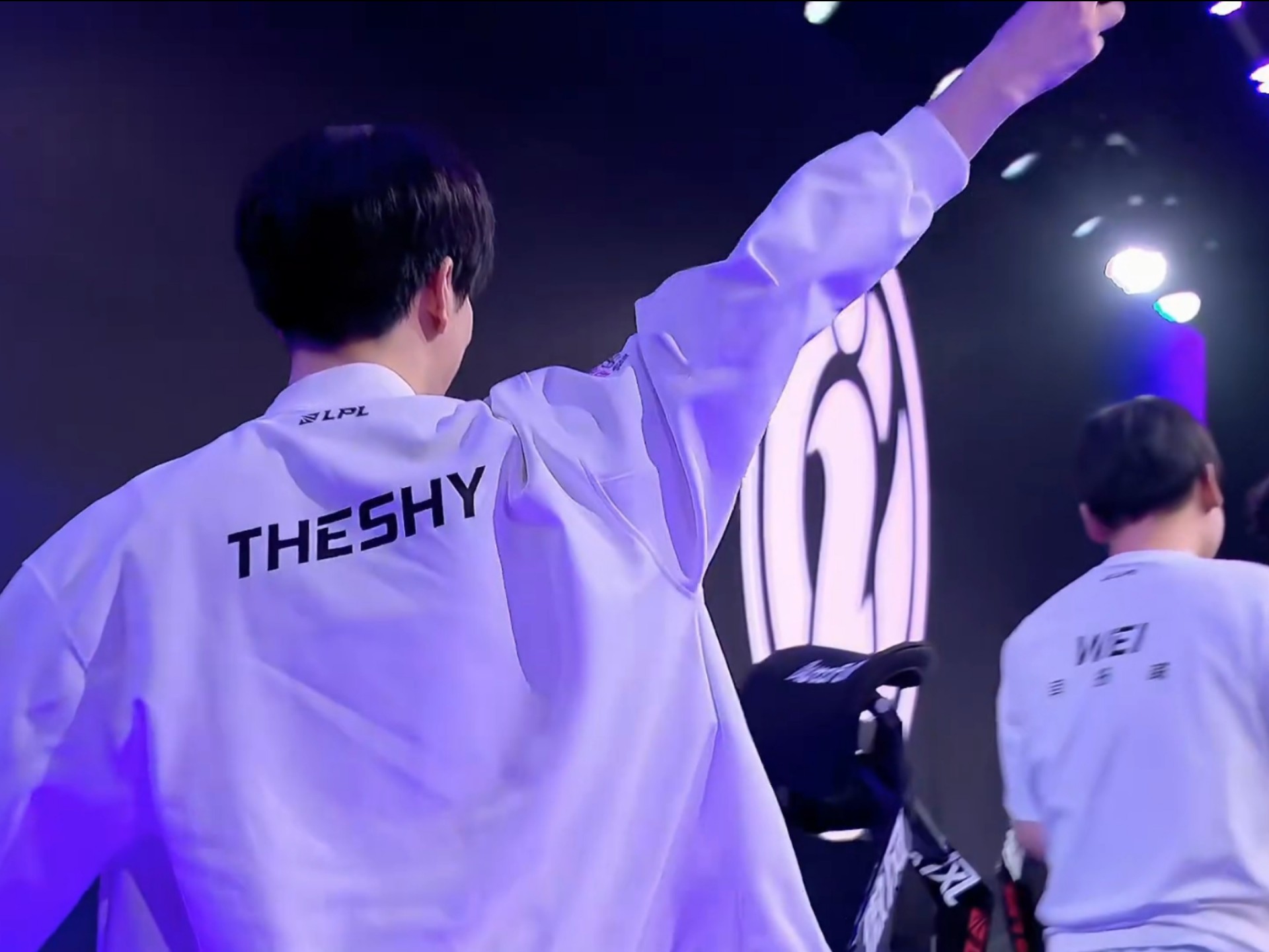 LPL经理笔记：TES和WBG是LPL战队平均年龄的最大的两队